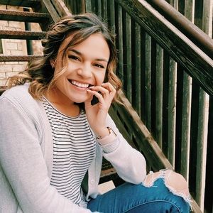 Meet your Posher, Alondra